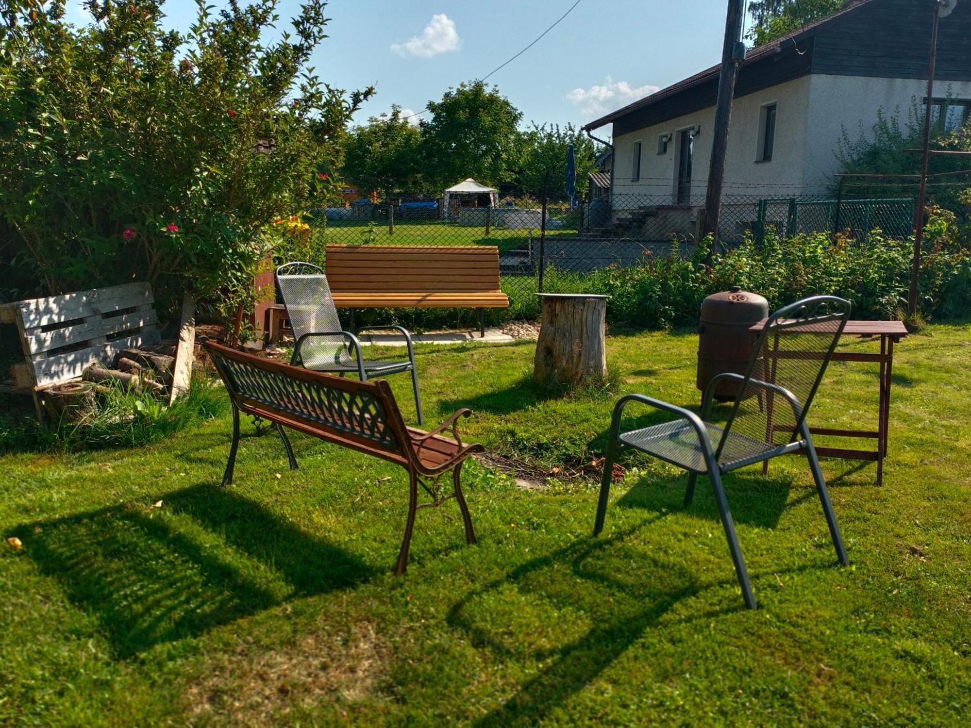 Apartman Za Lesem Červený Kostelec Buitenkant foto